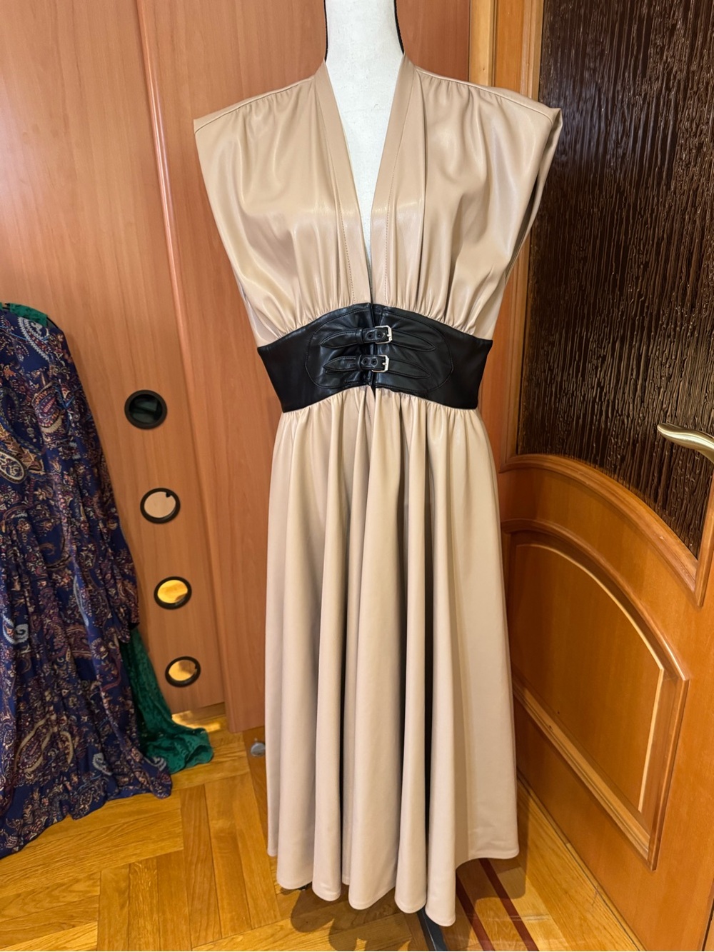 Alexis Viktoria Vegan
Leather Midi Dress Sz XL - Picture 14 of 16